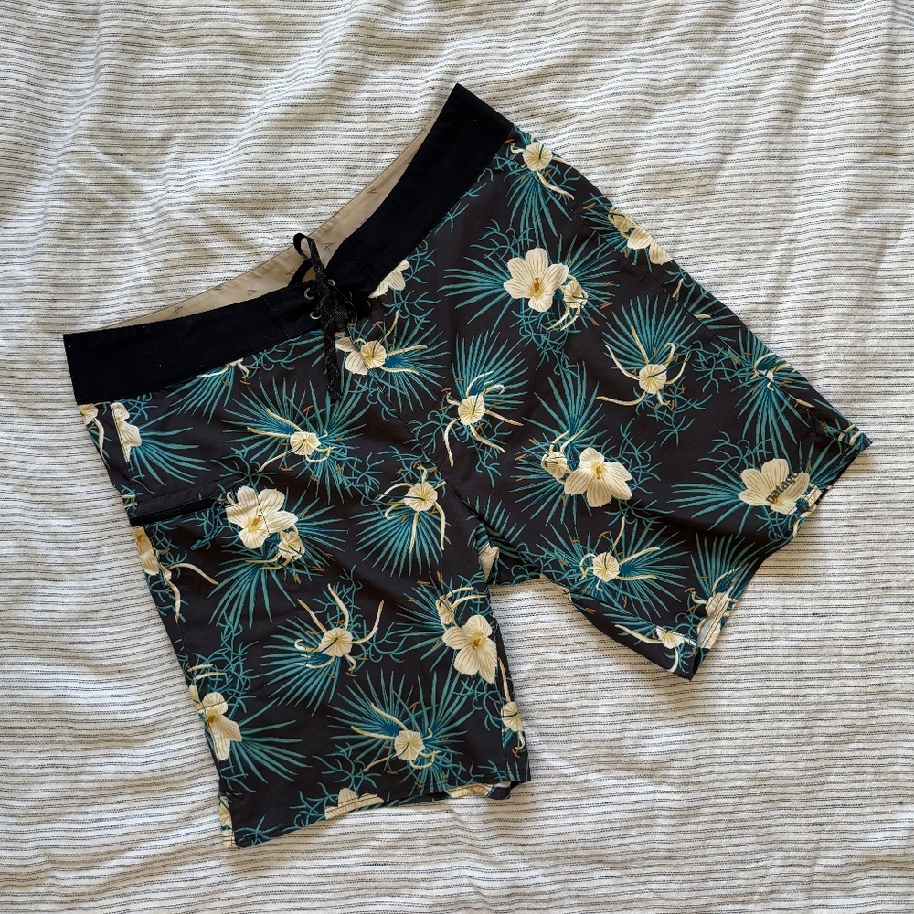 Patagonia Mens Stretch Planing Boardshorts 19", size 36, Bayou Palmetto